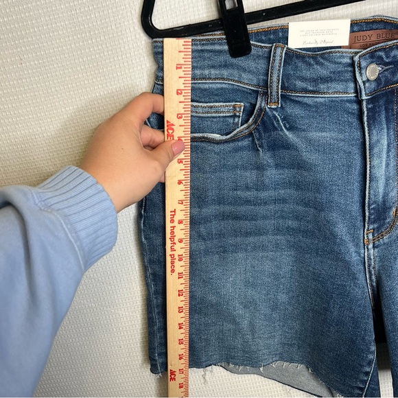 Judy Blue | NEW Blue Jean Shorts with Frayed Hem 1XL - Picture 4 of 7
